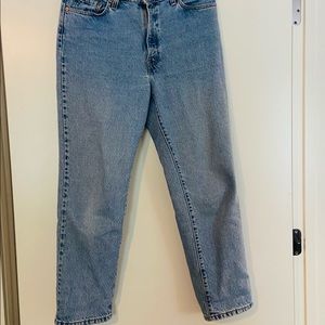 LEVI’S HIGH RISE STRAIGHT LEG JEANS